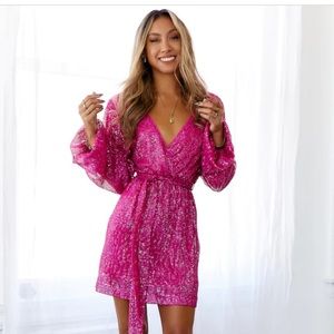 HELLO MOLLY static memory dress - M - Pink - NWT